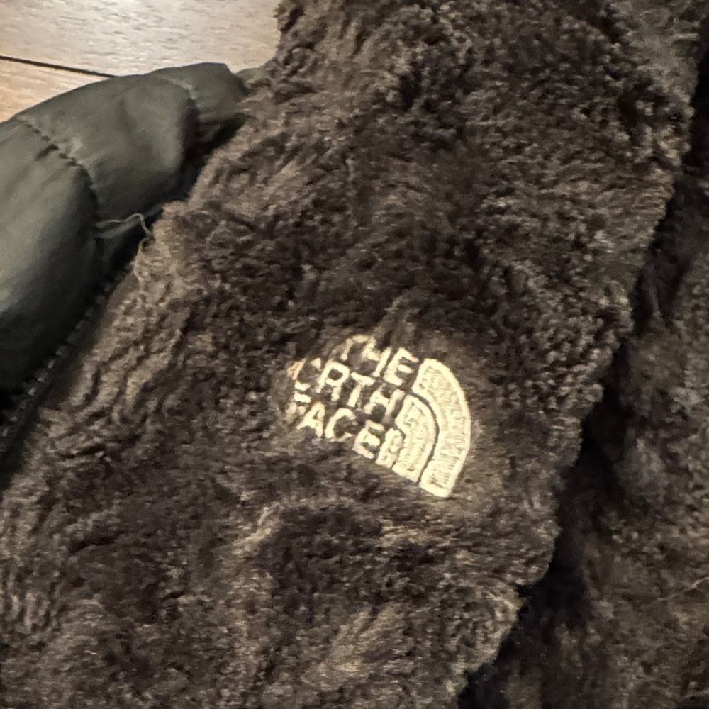 The North Face Kids Charcoal Puffer Jacket - Picture 3 of 5
